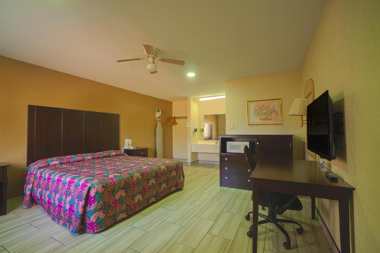 Texas Inn San Benito Near Harlingen מראה חיצוני תמונה