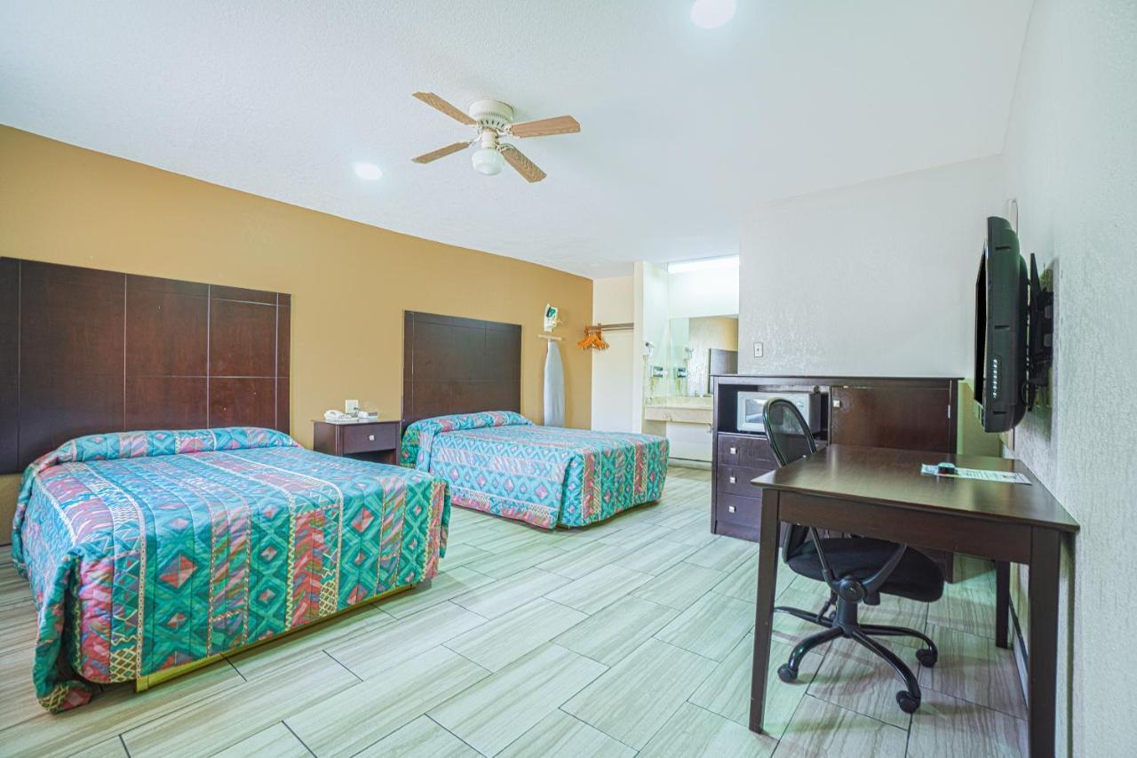 Texas Inn San Benito Near Harlingen מראה חיצוני תמונה