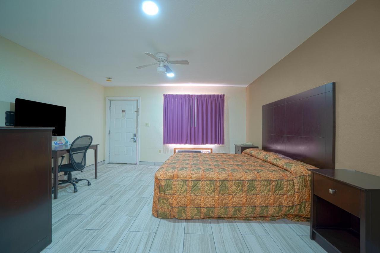 Texas Inn San Benito Near Harlingen מראה חיצוני תמונה