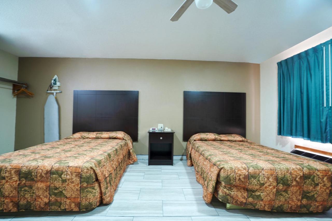 Texas Inn San Benito Near Harlingen מראה חיצוני תמונה