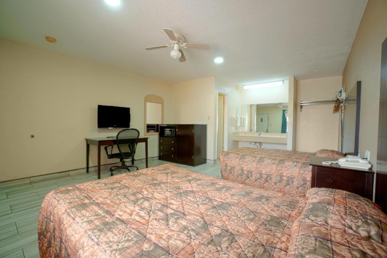 Texas Inn San Benito Near Harlingen מראה חיצוני תמונה