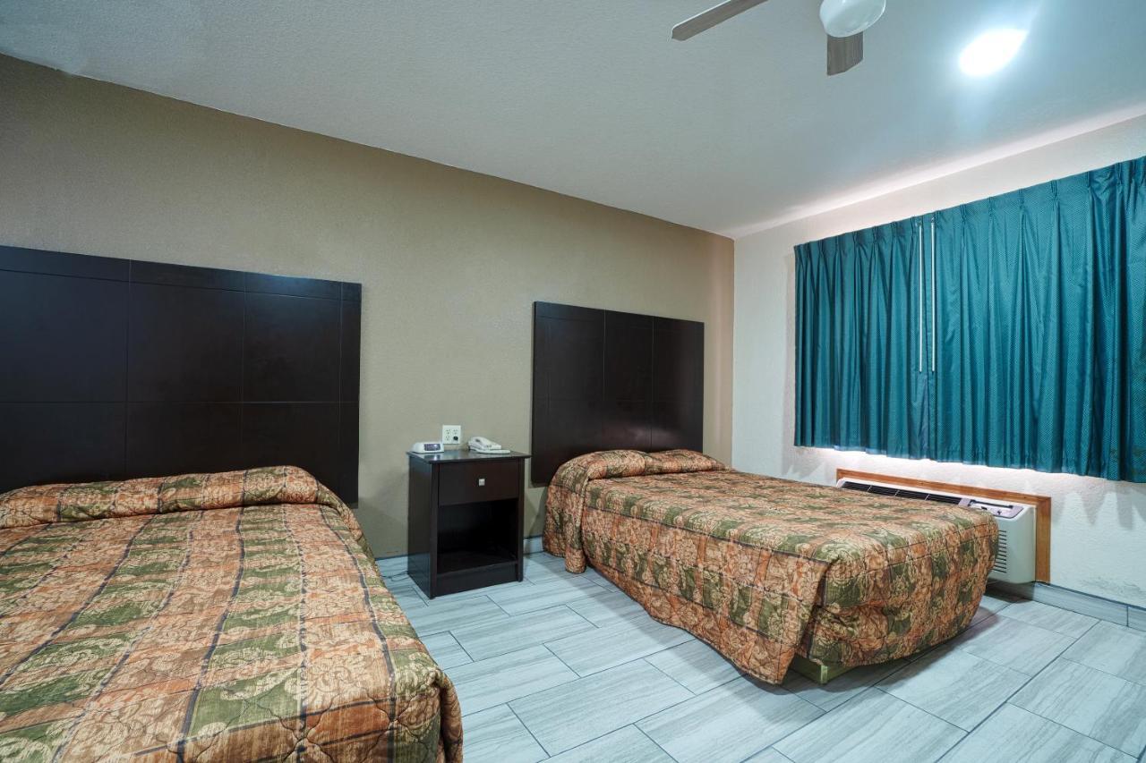 Texas Inn San Benito Near Harlingen מראה חיצוני תמונה