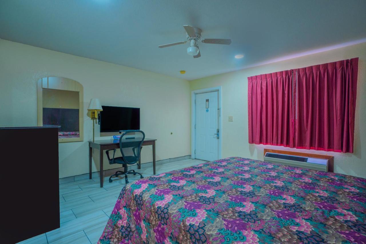 Texas Inn San Benito Near Harlingen מראה חיצוני תמונה